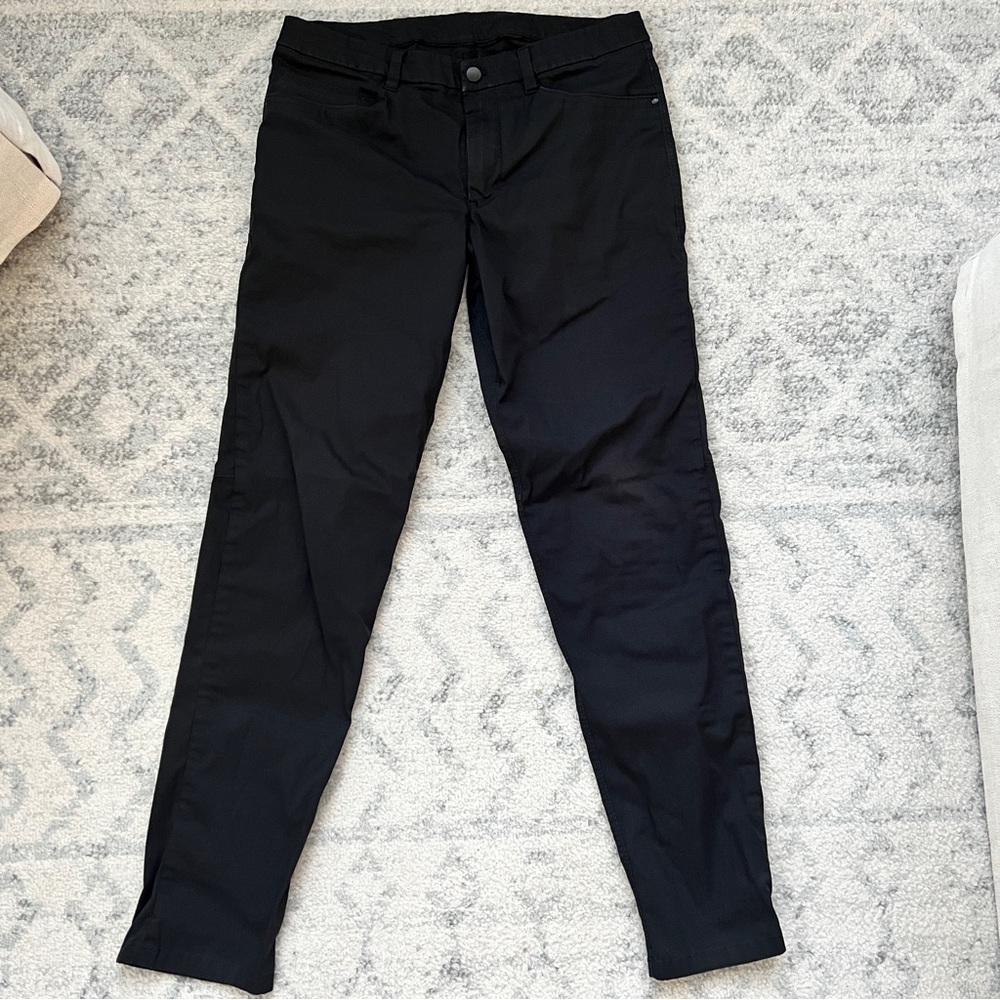 Men’s Lululemon Black Slim Fit Pants, Size 32